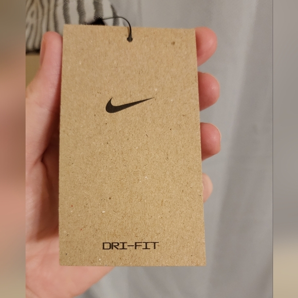 Womens Nike Athletic Shirt - Picture 3 of 7